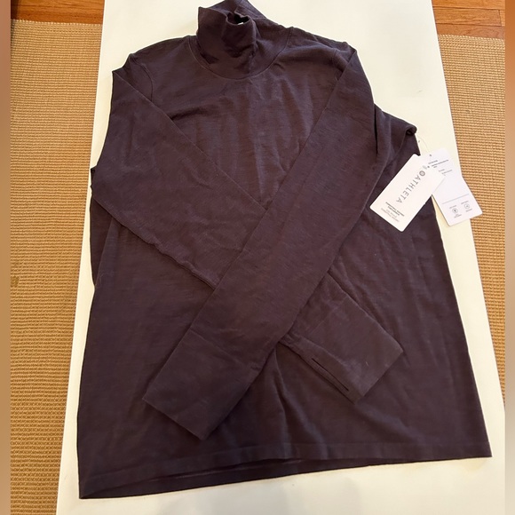 Athleta NWT Ascent Turtleneck - Picture 7 of 9
